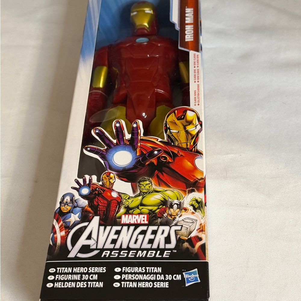 New Hasbro Avengers Assemble Iron Man Figure - Red and Gold